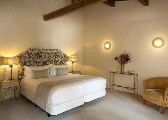 Dear - Valmor Palace Lisbon