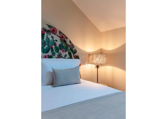 Dear - Valmor Palace Guest house