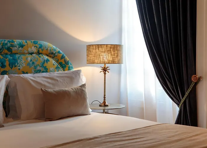 Dear - Valmor Palace Guest house