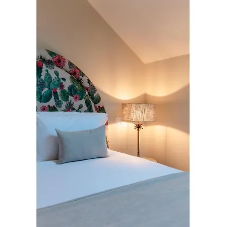 Dear - Valmor Palace Gasthuis